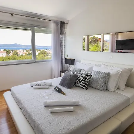 Deluxe Look Apartment *