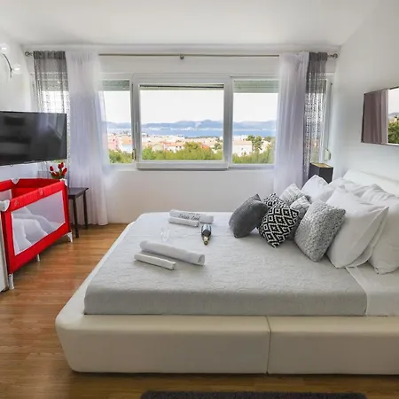 Deluxe Look Apartment *