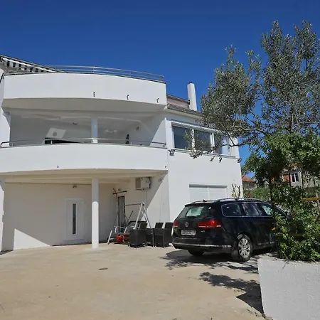 Deluxe Look Apartment